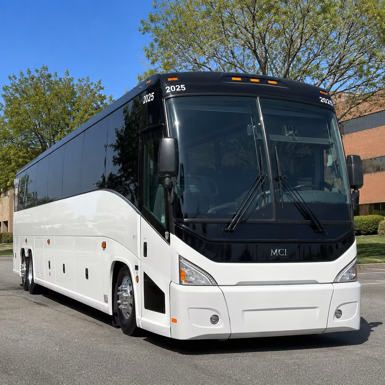 school field trip charter bus rentals in miami gardens